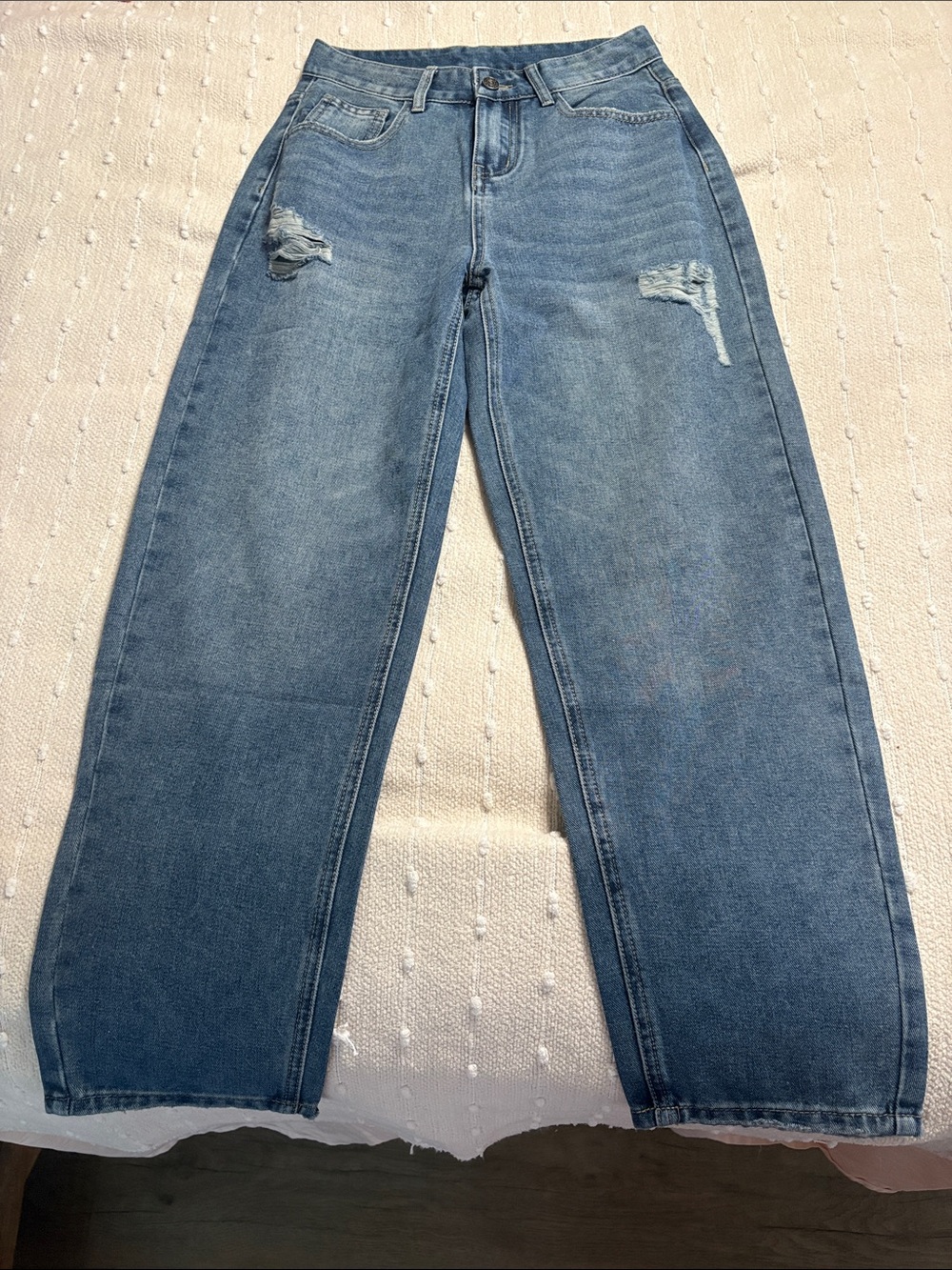Classic Wide/tapered leg Distressed Women's Jeans - Light Blue